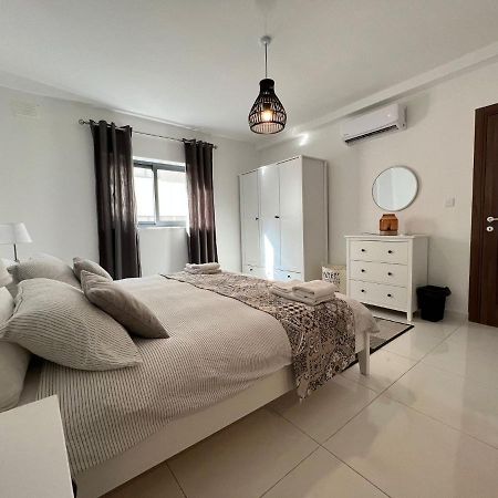 Brand New Apartment 2 Mins From Seafront Bahía de San Pablo Exterior foto