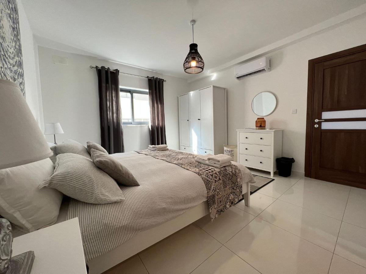 Brand New Apartment 2 Mins From Seafront Bahía de San Pablo Exterior foto
