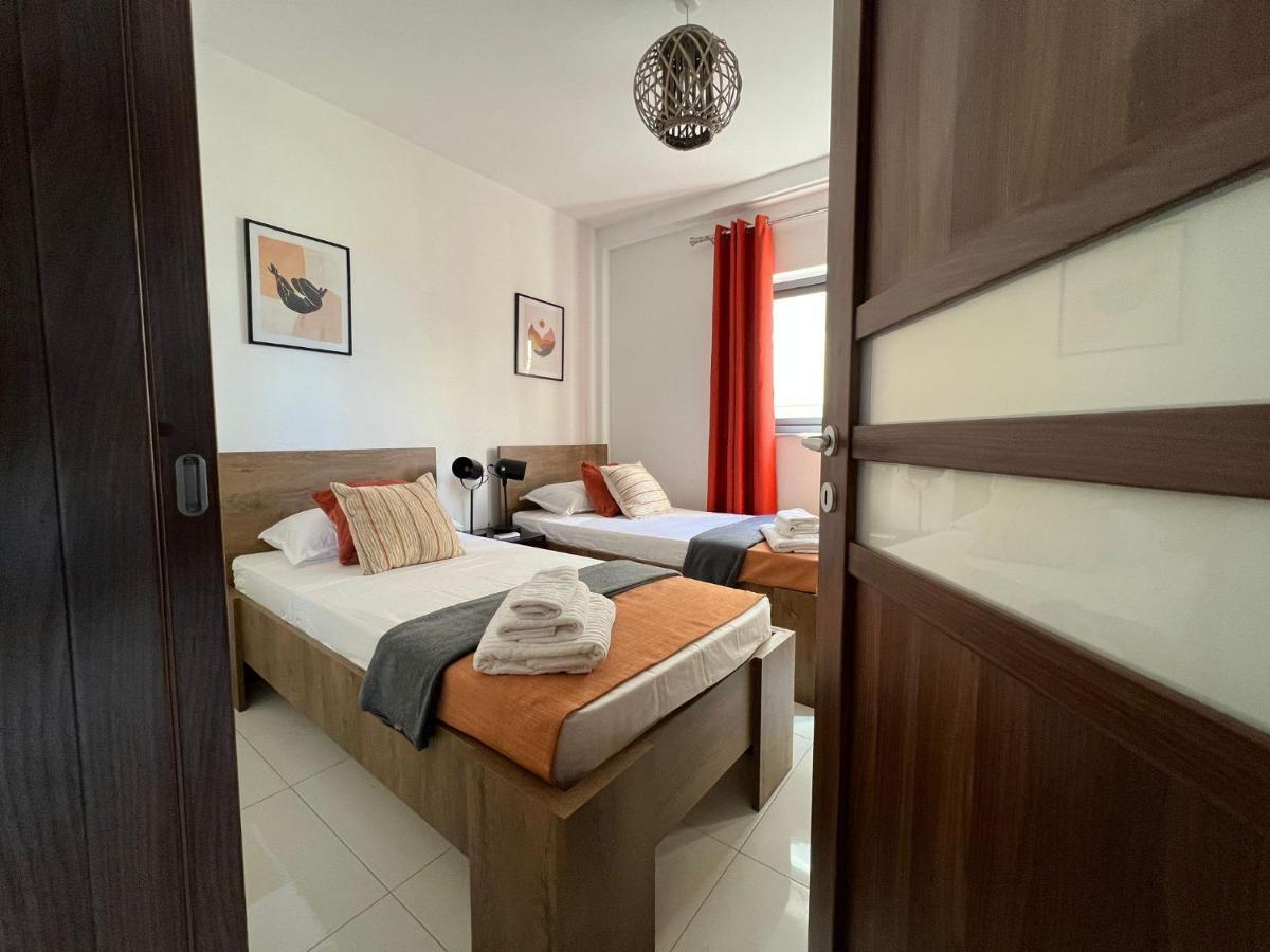 Brand New Apartment 2 Mins From Seafront Bahía de San Pablo Exterior foto