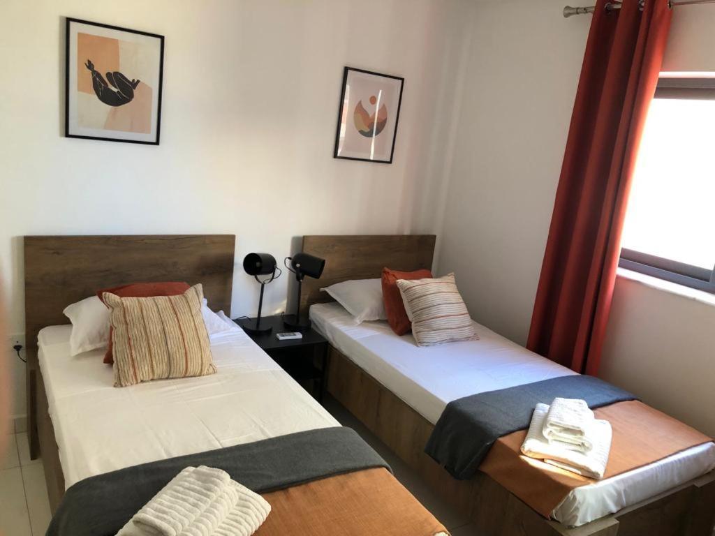 Brand New Apartment 2 Mins From Seafront Bahía de San Pablo Exterior foto