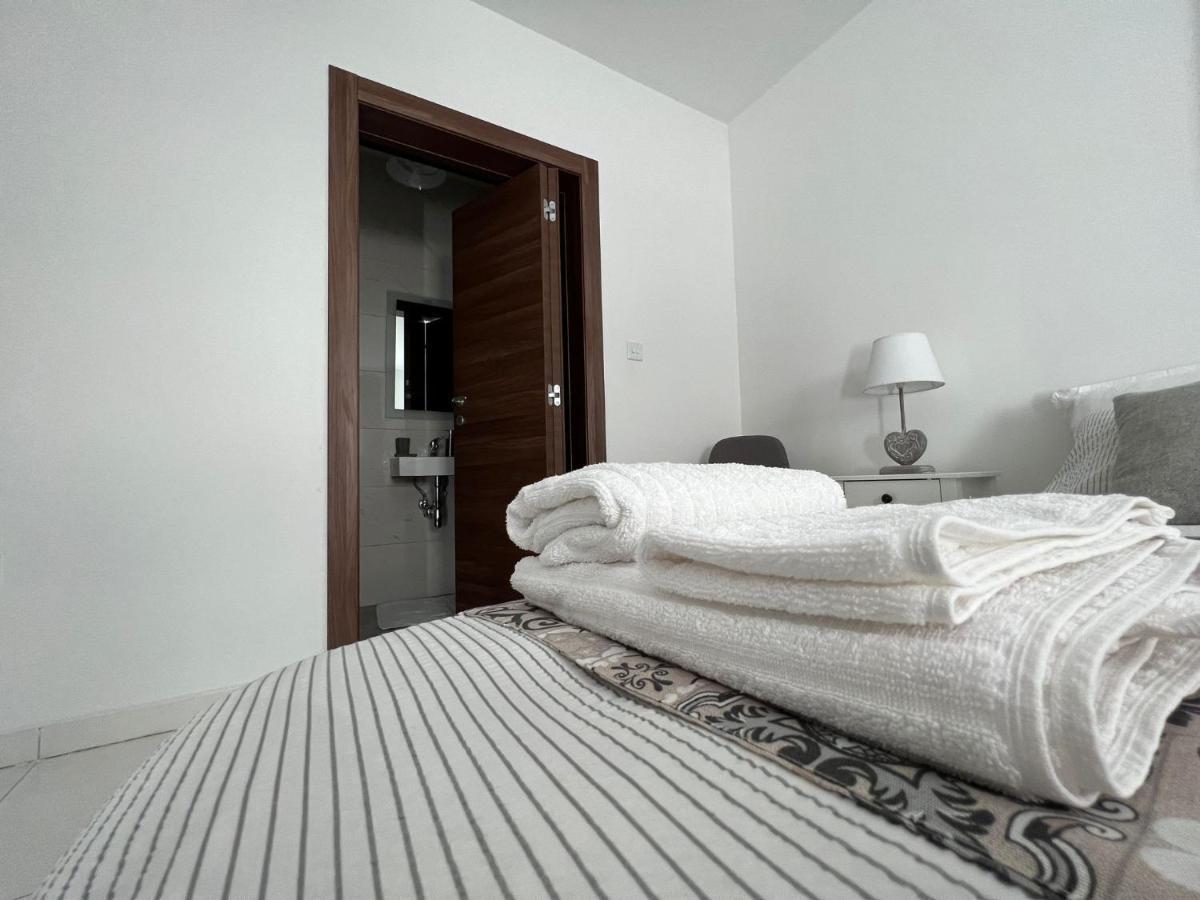 Brand New Apartment 2 Mins From Seafront Bahía de San Pablo Exterior foto